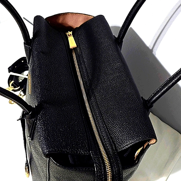 Michael Kors Black Leather Mercer Tote with Gold Hardware - Picture 5 of 15